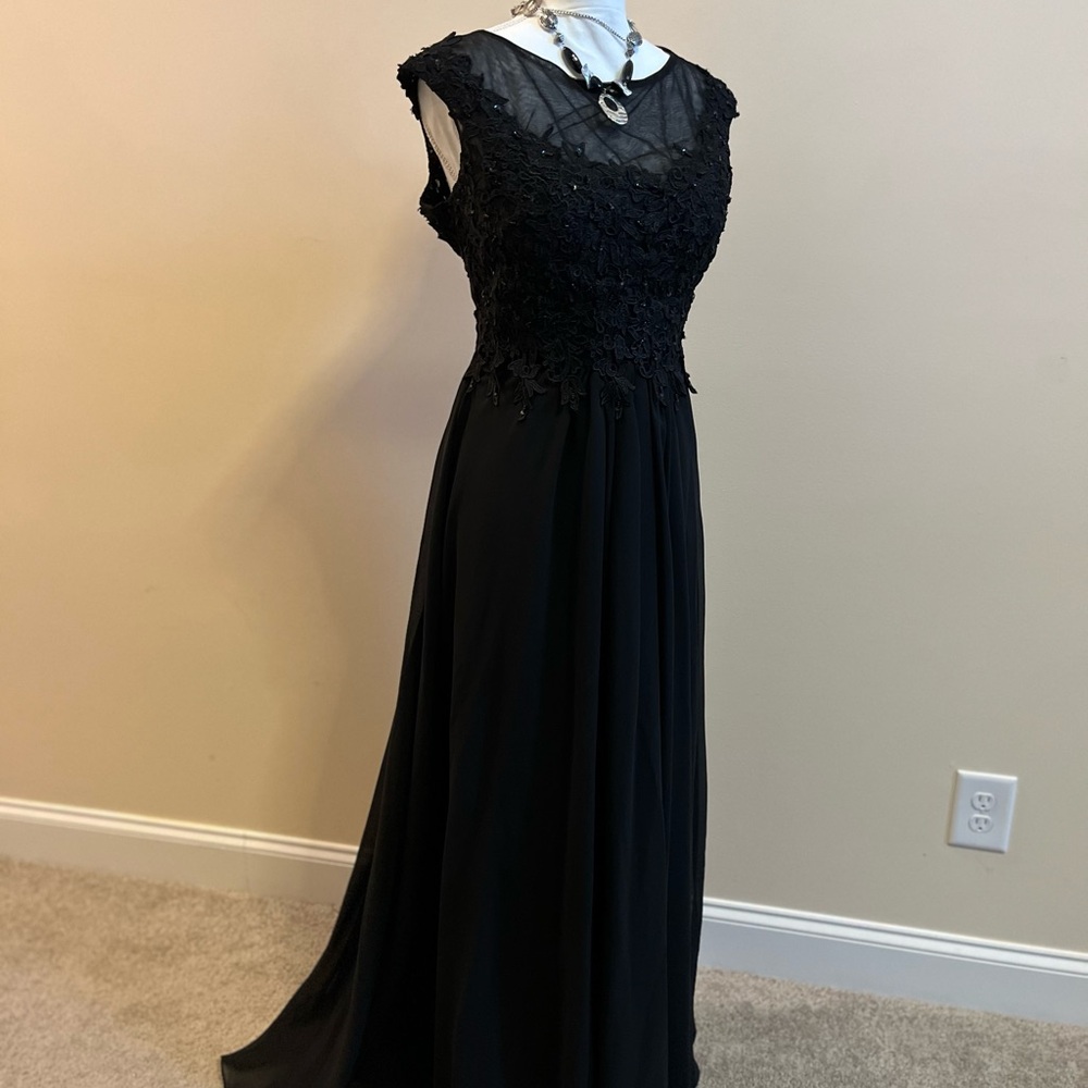 Elegant Black Evening Gown